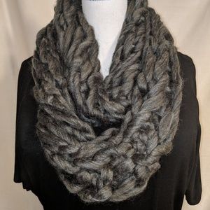 🆕 Chunky Charcoal Grey Knit Chain Infinity Scarf